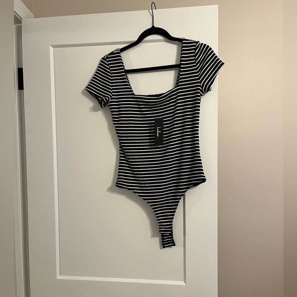 Set of 2 Square Neck Bodysuits
Black/ White Striped, Grey/ White Striped